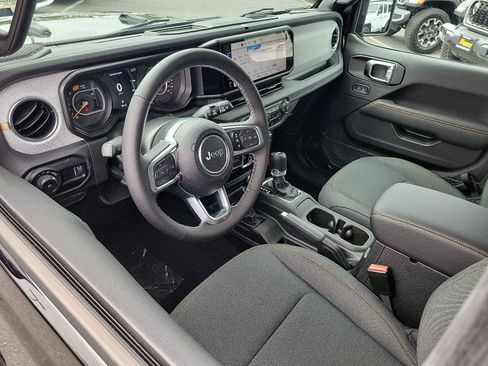 New 2025 Jeep Wrangler Unlimited Sahara AWD/4WD image 3