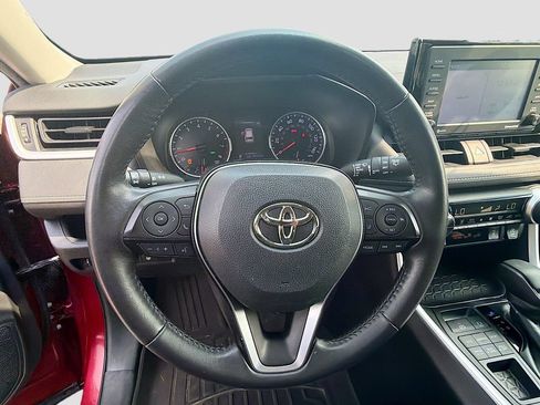 Used 2021 Toyota RAV4 XLE w/ XLE Grade Weather Package AWD/4WD image 11