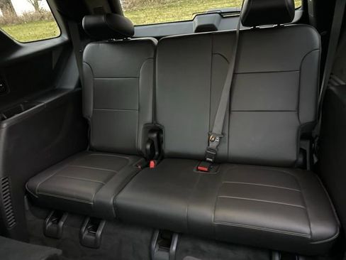 Used 2023 Chevrolet Traverse Premier image 47