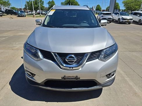 Used 2016 Nissan Rogue SL AWD/4WD image 2