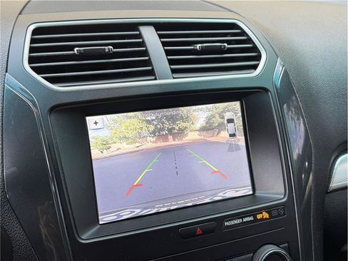 Used 2019 Ford Explorer XLT w/ Equipment Group 201A FWD image 14