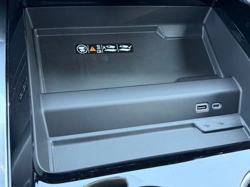 New 2026 Chevrolet Suburban Premier RWD image 21