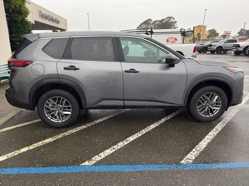 Used 2024 Nissan Rogue S image 22