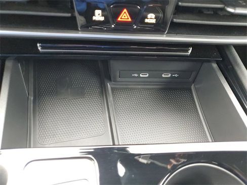 Used 2024 Volkswagen Atlas Cross Sport SEL Premium R-Line image 21