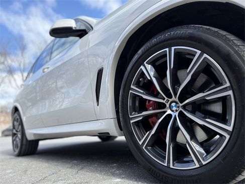 Used 2023 BMW X5 xDrive40i w/ M Sport Package image 9