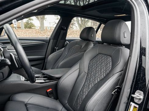 Used 2022 BMW 530i w/ Convenience Package image 15