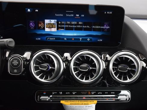 New 2026 Mercedes-Benz GLA 35 AMG 4MATIC image 25