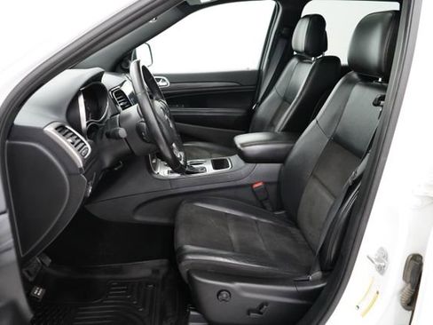 Used 2020 Jeep Grand Cherokee Altitude image 12