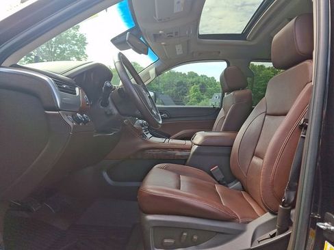 Used 2018 Chevrolet Suburban Premier AWD/4WD image 15