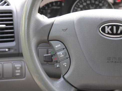 Used 2012 Kia Sedona LX w/ PWR Pkg FWD image 33
