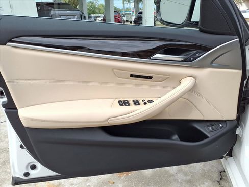 Used 2020 BMW 530e w/ Premium Package image 20