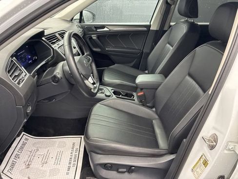 Used 2024 Volkswagen Tiguan SE AWD/4WD image 13