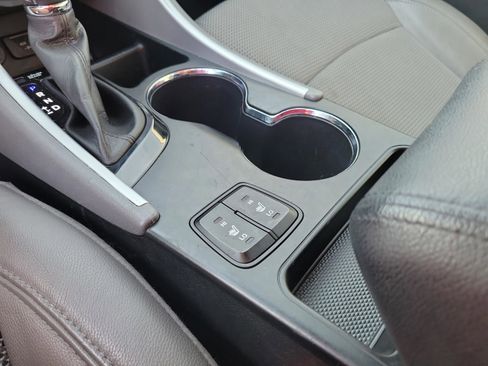 Used 2013 Hyundai Sonata SE image 27