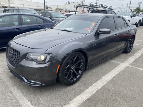 Used 2019 Chrysler 300 S RWD image 2