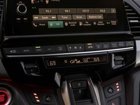 Used 2025 Honda Odyssey Sport-L image 32