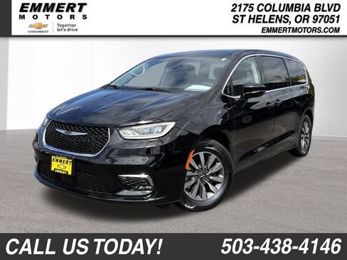 Used 2024 Chrysler Pacifica Limited FWD image 1