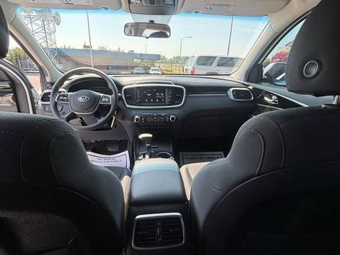 Used 2020 Kia Sorento AWD V6 image 24