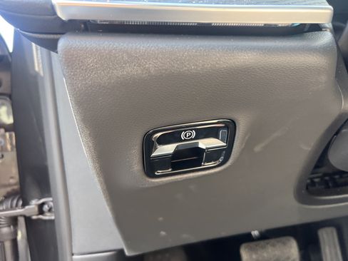 Used 2026 Mercedes-Benz E 350 4MATIC Sedan image 16