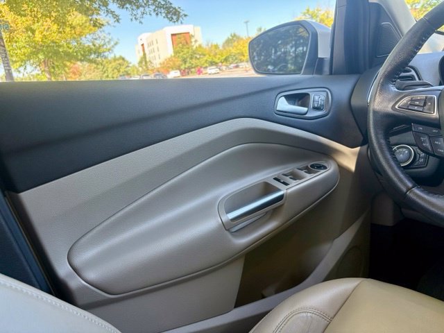 Used 2017 Ford Escape Titanium FWD image 21