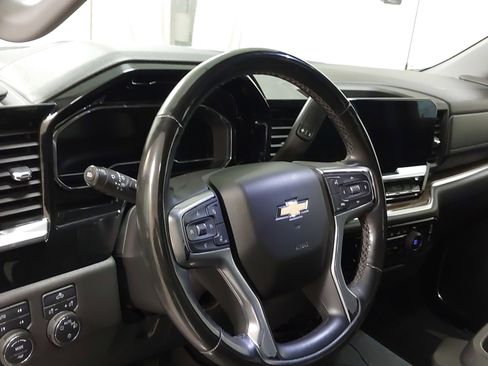 Certified 2023 Chevrolet Silverado 1500 LT w/ Z71 Off-Road Package image 17