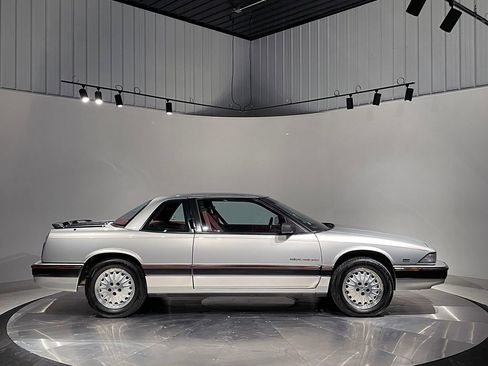 Used 1991 Buick Regal Custom FWD image 4