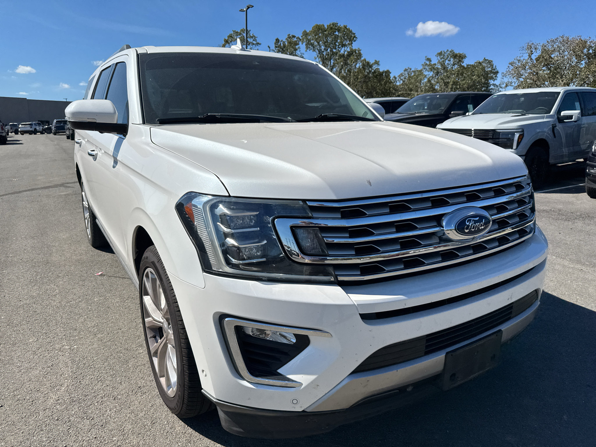 Used 2018 Ford Expedition Limited w/ Equipment Group 302A RWD image 3