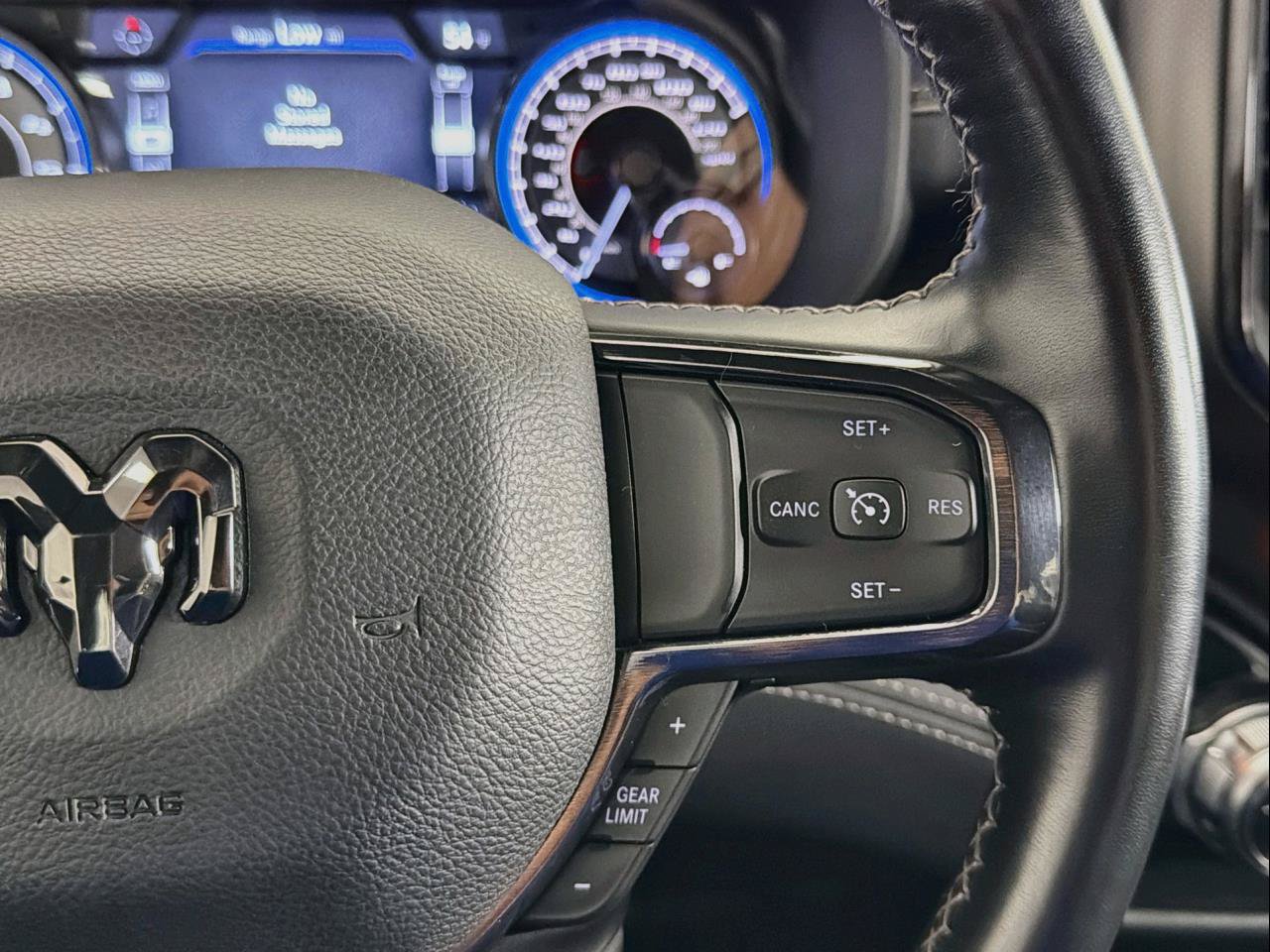 Used 2022 RAM 1500 Limited w/ Body-Colour Bumper Group AWD/4WD image 46