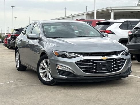 Used 2024 Chevrolet Malibu LT FWD image 2