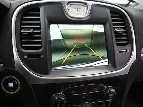 Used 2017 Chrysler 300 C image 35