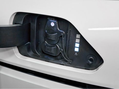 Used 2024 Hyundai Kona Limited FWD image 5