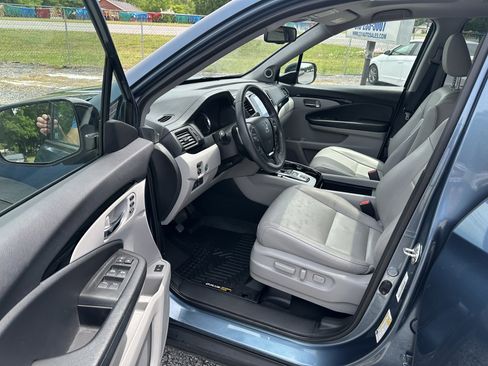 Used 2018 Honda Pilot Touring image 18