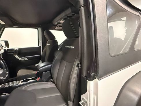Used 2018 Jeep Wrangler Rubicon w/ Trailer Tow Group AWD/4WD image 42