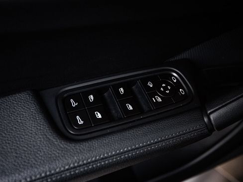 Certified 2026 Porsche Cayenne AWD/4WD image 22