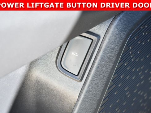Used 2026 Chevrolet Equinox LT w/ Convenience Package II FWD image 12