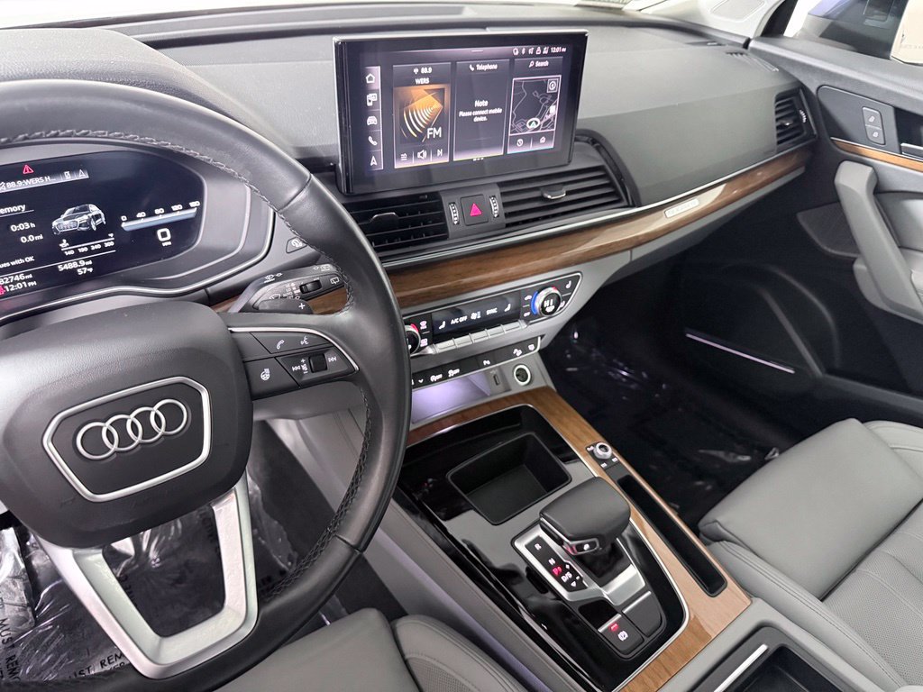 Used 2022 Audi Q5 2.0T Premium Plus w/ Premium Plus Package AWD/4WD image 17