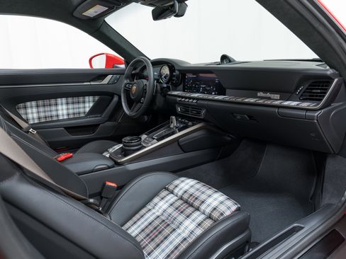 Used 2025 Porsche 911 Turbo S image 33