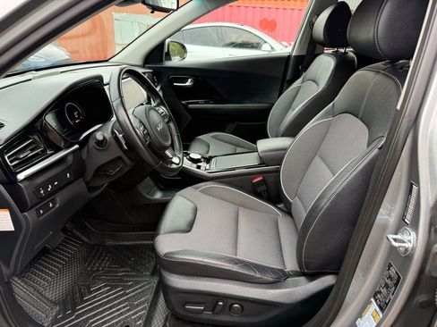 Used 2022 Kia Niro EX w/ Cold Weather Package image 13