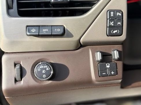 Used 2020 GMC Yukon XL Denali w/ Open Road Package RWD image 31