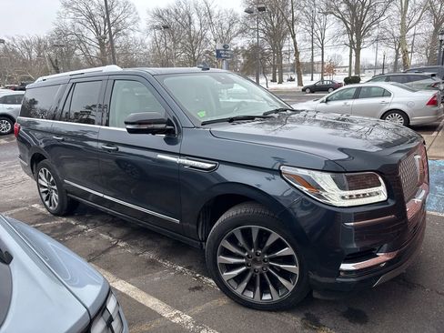 Used 2021 Lincoln Navigator L Reserve w/ Luxury Package image 2