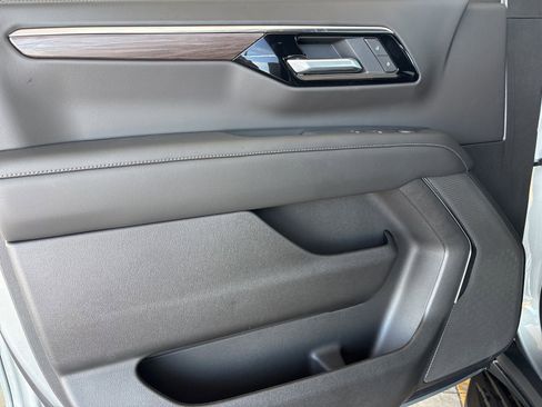 New 2026 Chevrolet Tahoe LS image 9