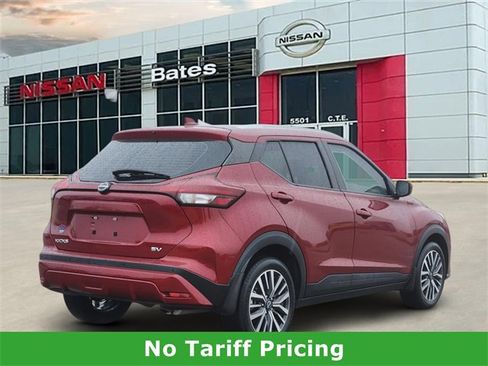 Used 2022 Nissan Kicks SV image 5