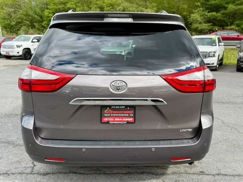 Used 2015 Toyota Sienna Limited Premium FWD image 7