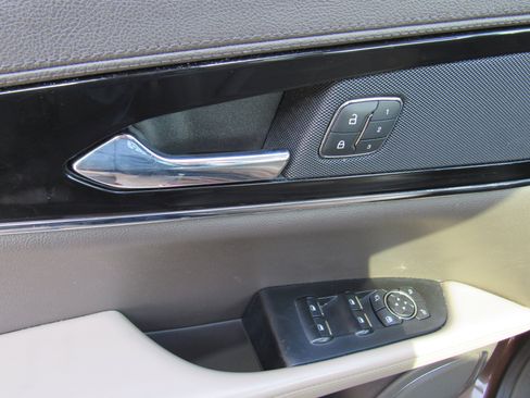 Certified 2022 Lincoln Nautilus Reserve image 12