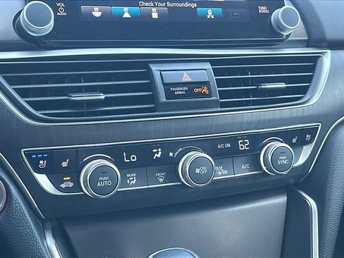 Used 2018 Honda Accord Touring image 33