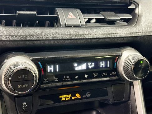 Used 2020 Toyota RAV4 LE image 17