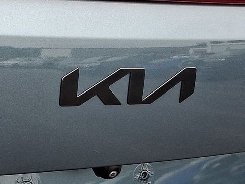Used 2025 Kia Carnival SX w/ SX Dark Edition Package FWD image 37