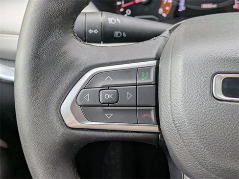 Used 2024 Jeep Compass Limited image 17