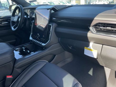 New 2026 GMC Yukon XL Elevation w/ Elevation Premium Package image 29