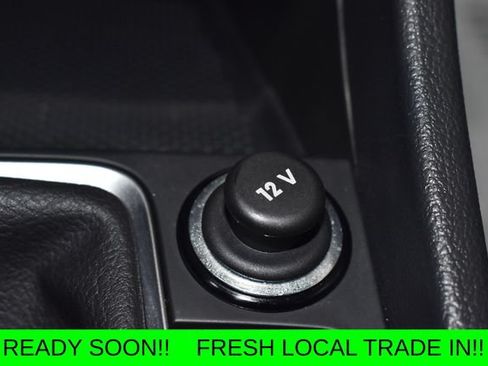 Used 2023 Volkswagen Jetta SE FWD image 17