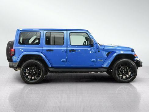 Used 2022 Jeep Wrangler Unlimited Sahara w/ Cold Weather Group AWD/4WD image 6